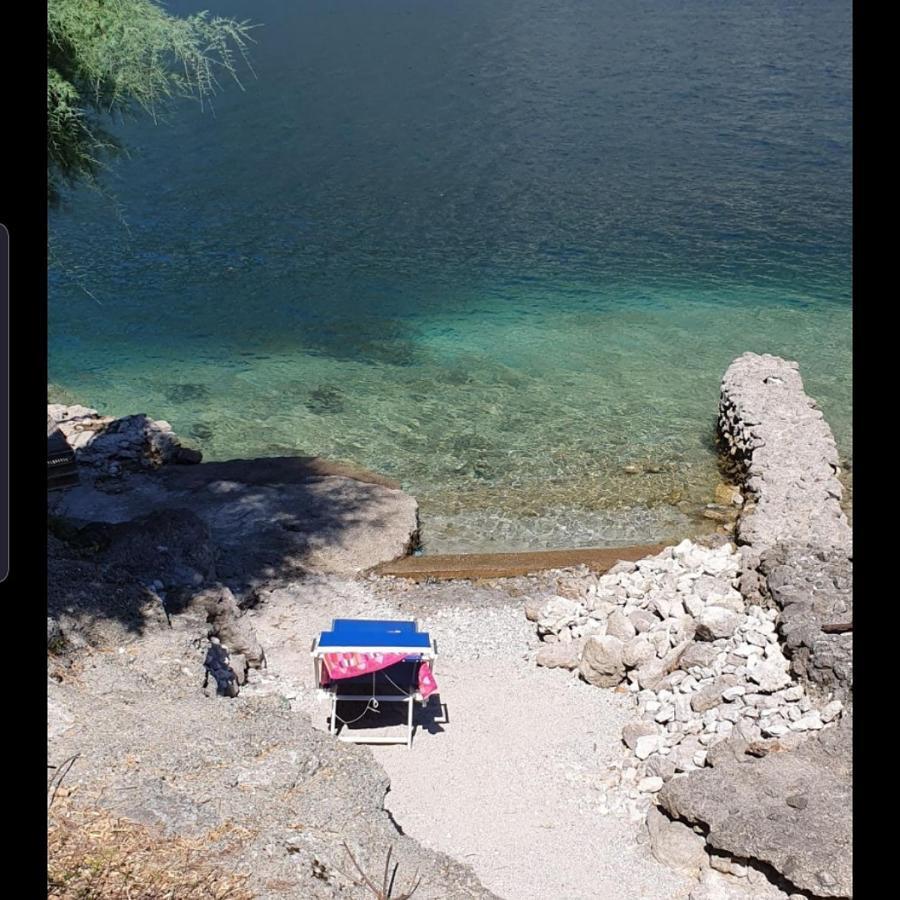 L For Lake Mandello del Lario Exterior photo